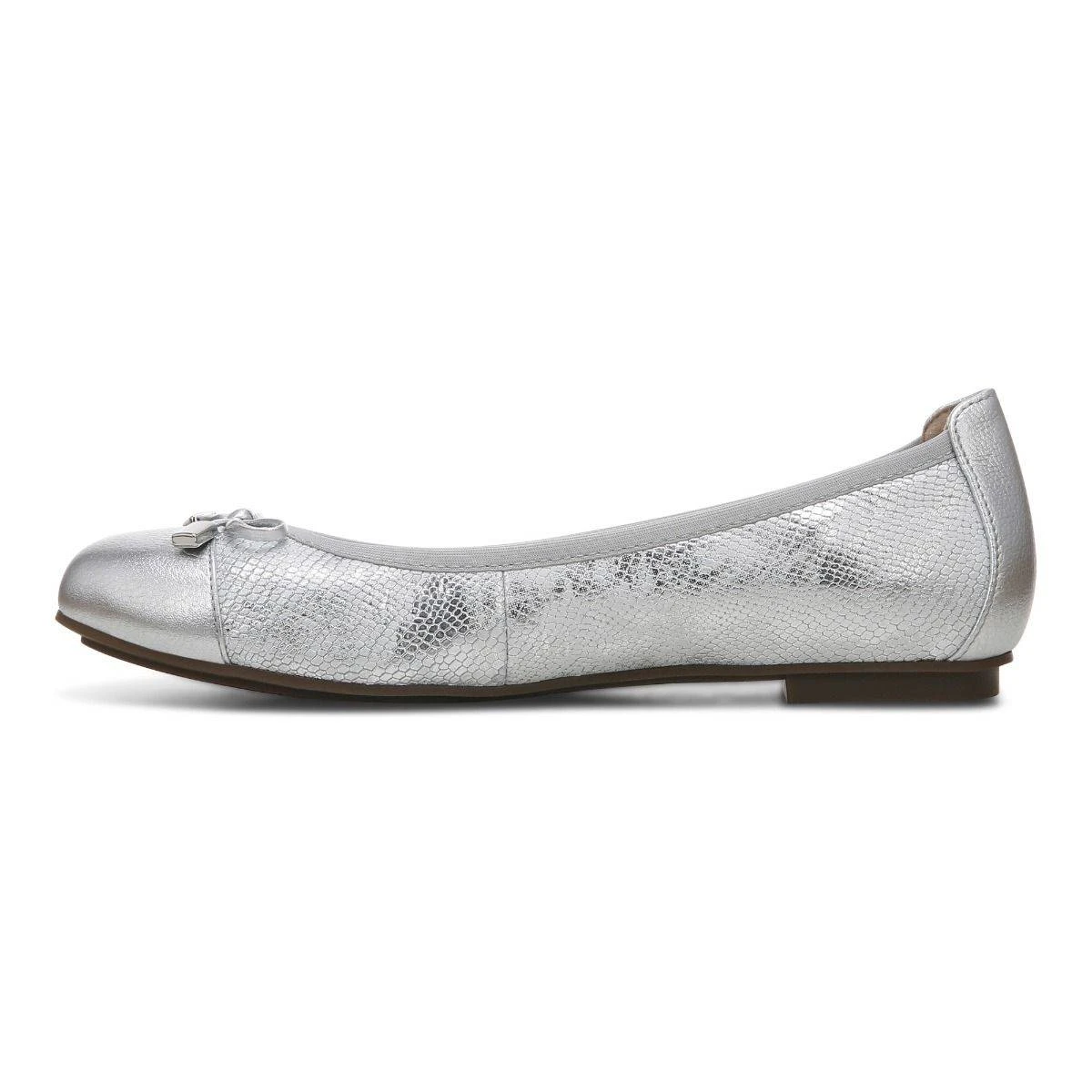 Vionic Women's Minna Ballet Flat Silver 5 Vionic Women's Minna Ballet Flat Silver - Image 3